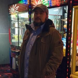 Meet your Posher, Cesar